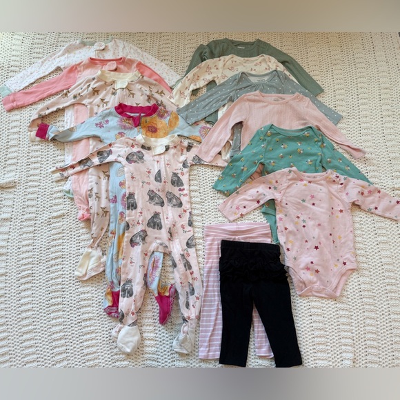 Baby girl clothes bundle size 9-12 months